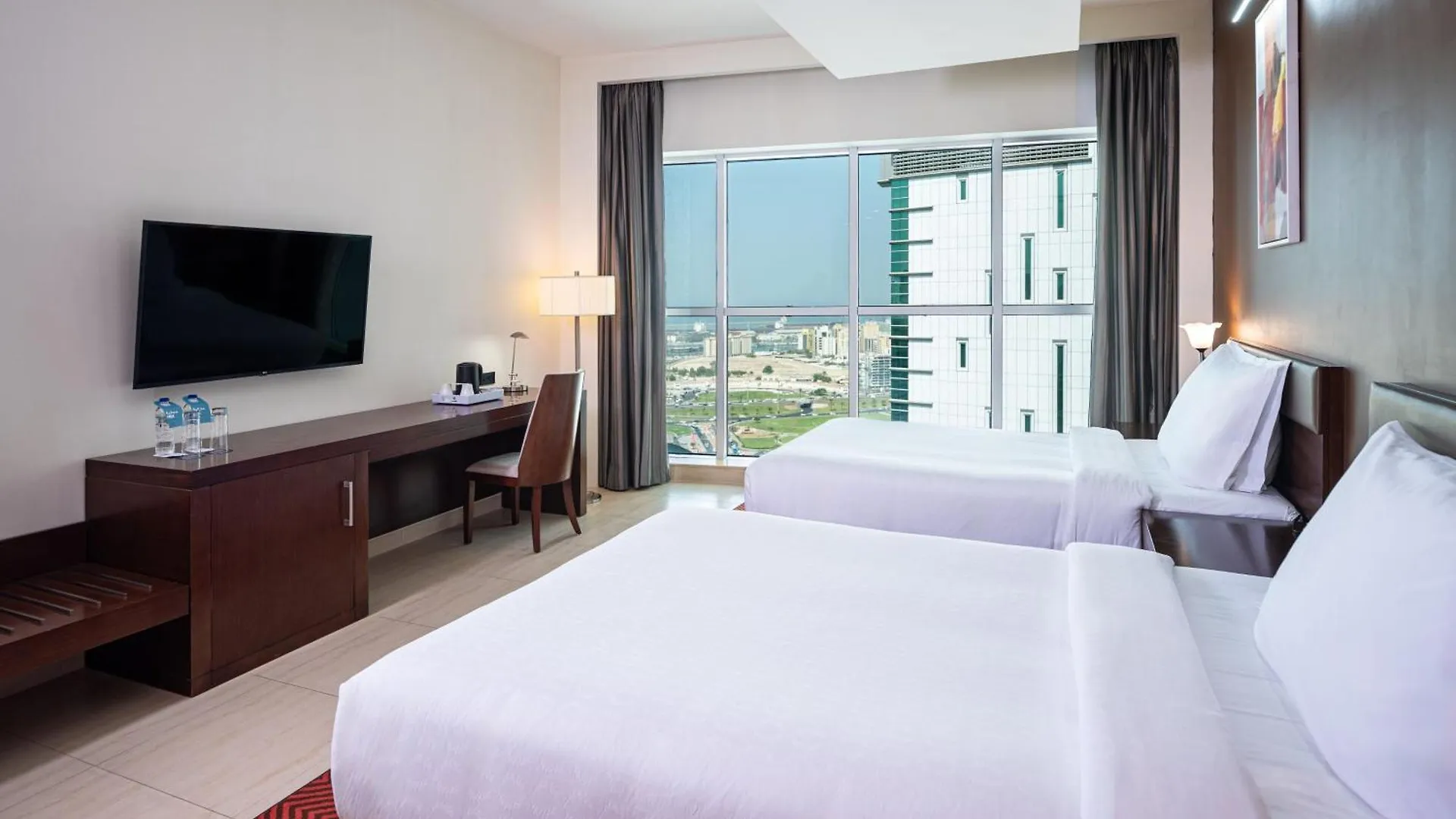 Four Points By Sheraton Sharjah Hotel 5*,  Verenigde Arabische Emiraten